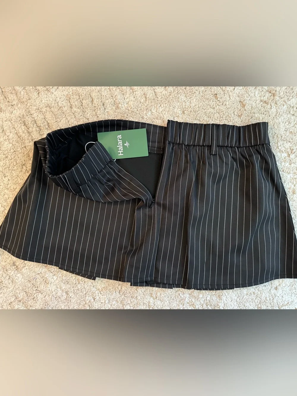 Halara black & white pinstripe mini skort, size Small. NWT. - Picture 5 of 8